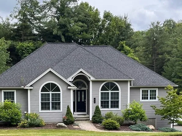 274 Batchelor St, Granby, MA 01033