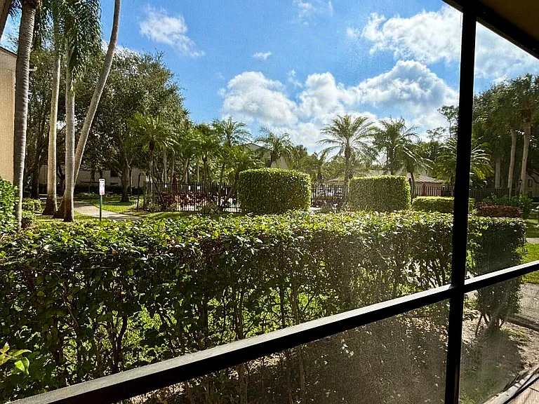 203 Foxtail Dr #F1 — Photo 10