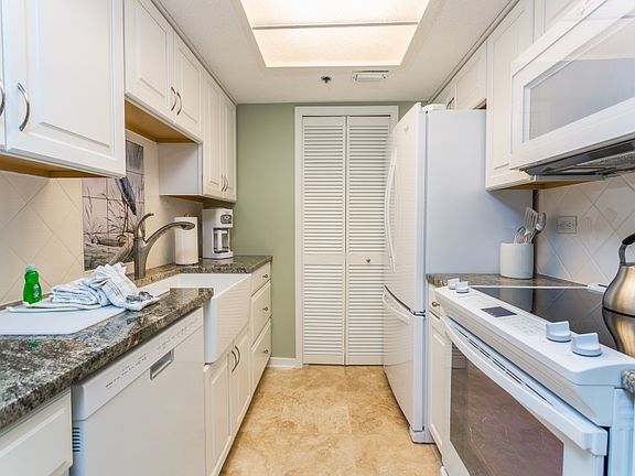 3rd image of 1440 Ocean Blvd Unit 238