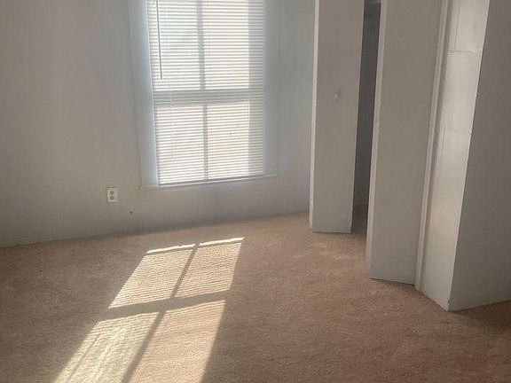 5th image of 1110 Sidney Ave