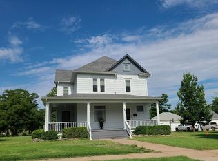 508 N Lincoln St, Russell, KS 67665