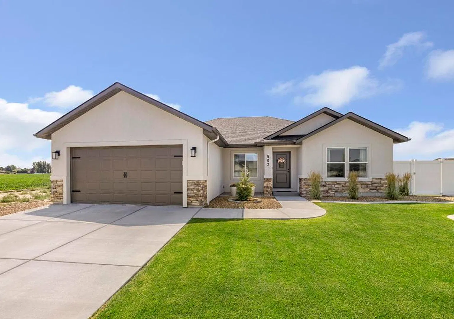 Better Than New: 4-Bed Vaulted Beauty for Rent | Twin Falls — Photo 1