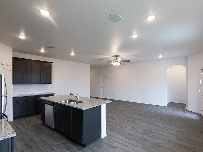 3217 Anna St — Photo 4
