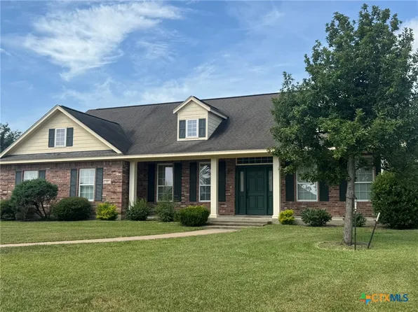 105 Laurel Oak Cir, Cuero, TX 77954