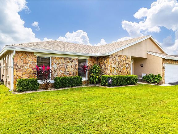 4th image of 11656 SW 50th Ct