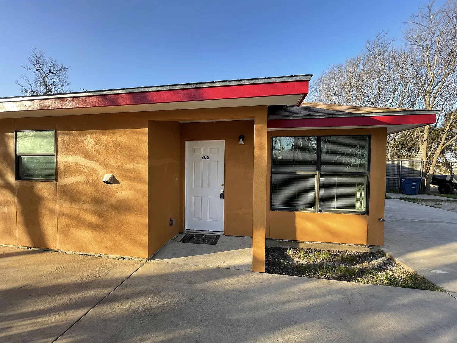 1721 Quintana Road San Antonio, Tx. 78211 - 202 — Photo 1