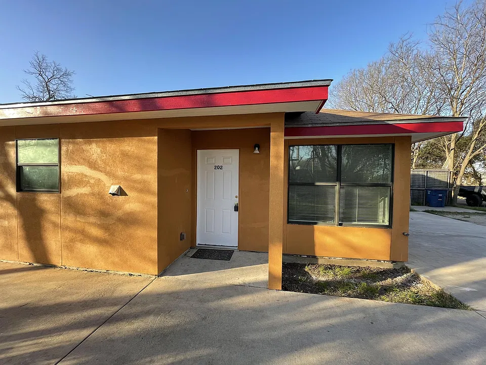 1721 Quintana Rd #202