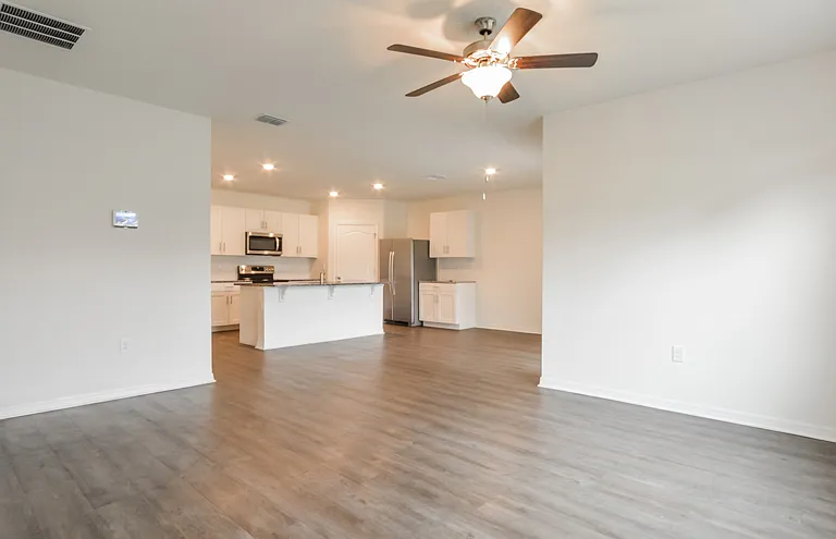 Kinsman Pointe — Photo 17