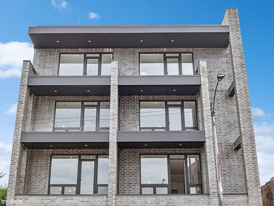 1st image of 5113 N Lincoln Ave #401