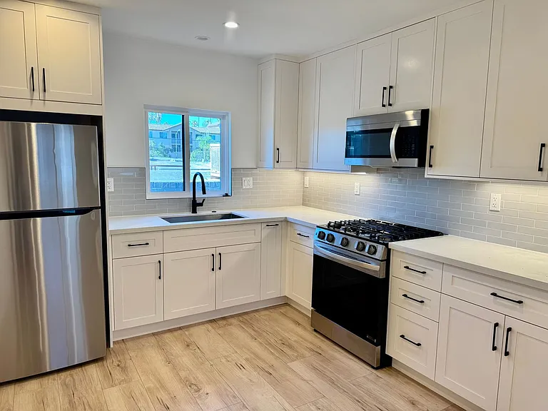 1319 S St. Andrews Pl — Photo 15