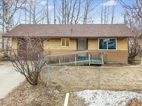 483 N Bonanza St, Palmer, AK 99645