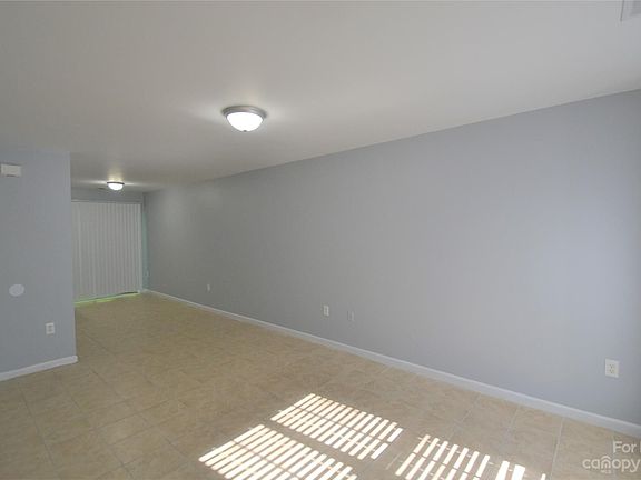 4th image of 7539 Petrea Ln