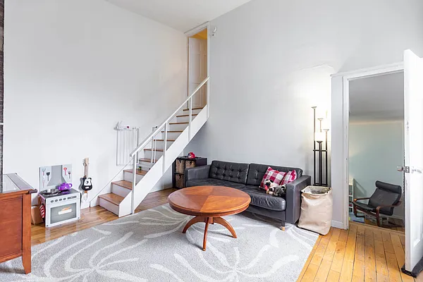 Rented by Bond New York | media 41