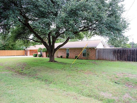 3rd image of 108 Hickory Ln