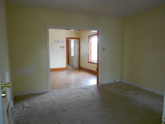 3rd image of 1627 N 32nd Ave