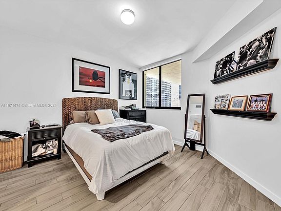 5th image of 999 SW 1st Ave APT 2901