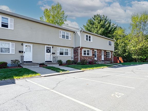 2nd image of 32 Yorktown Ct #32