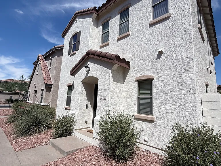 14176 W Country Gables Dr — Photo 2