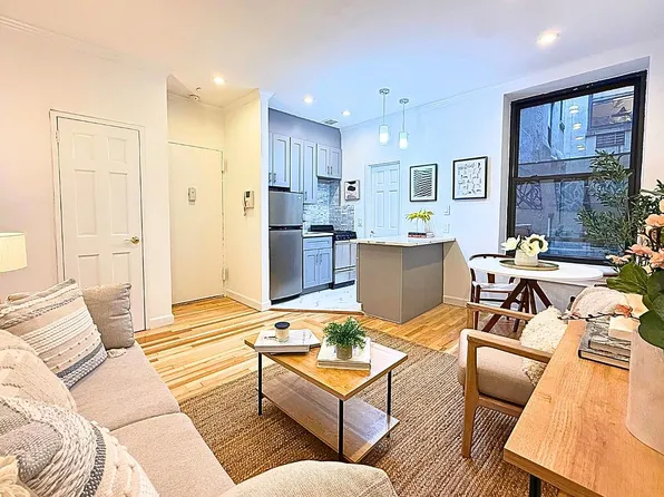 112 W 72nd St APT 6F, New York, NY 10023
