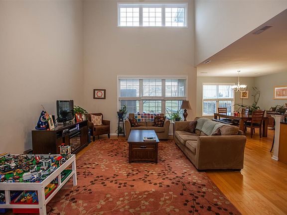 5th image of 1020 Burton Pl