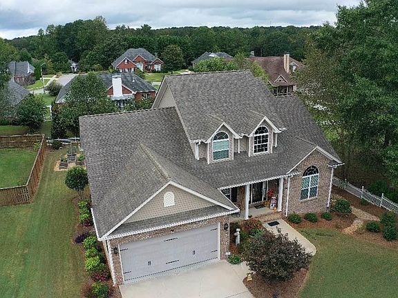 3rd image of 425 Old Mill Dr