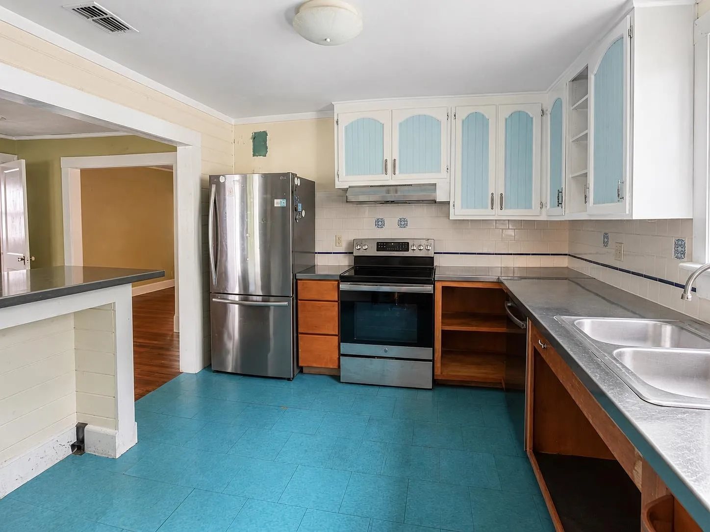 3 bed, 1.5 bath, 1277 sqft, $1,500 — Photo 4