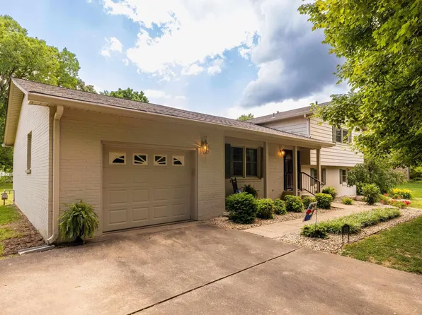 2216 Gatesborough Cir, Murray, KY 42071