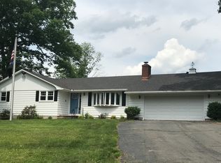 35 Cold Spring Dr, Oxford, CT 06478