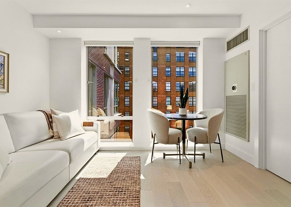 1st image of 80 Broad St Unit 1009