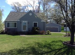 205 Elmwood Dr, Hubbard, OH