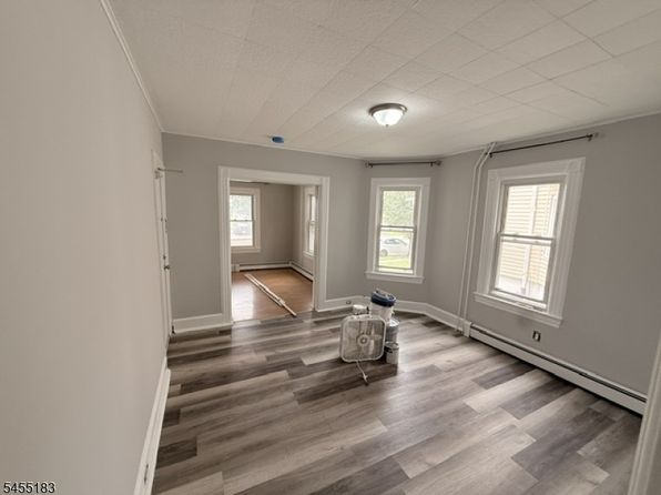 109 Berry St Floor 1