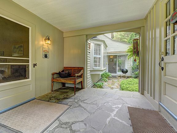 Side Breezeway and Entry