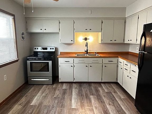 3rd image of 8907-09 W Hampton Ave #8907