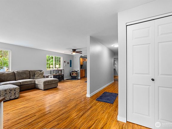 4th image of 17811 Gilbert Street SE