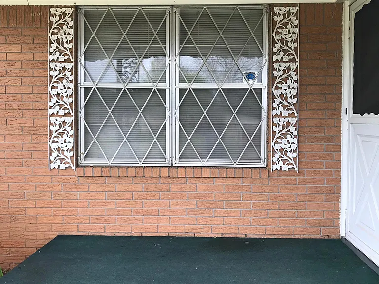 7105 S Linn Ave — Photo 2