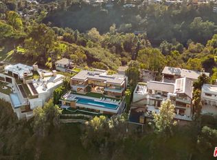 1128 N Tigertail Rd, Los Angeles, CA 90049