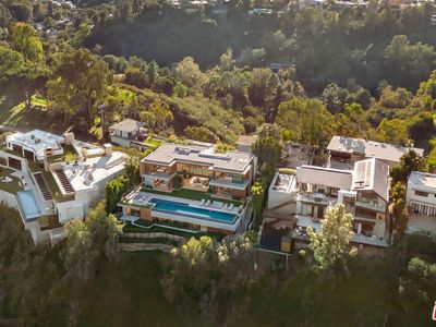 1128 N Tigertail Rd, Los Angeles, CA, 90049