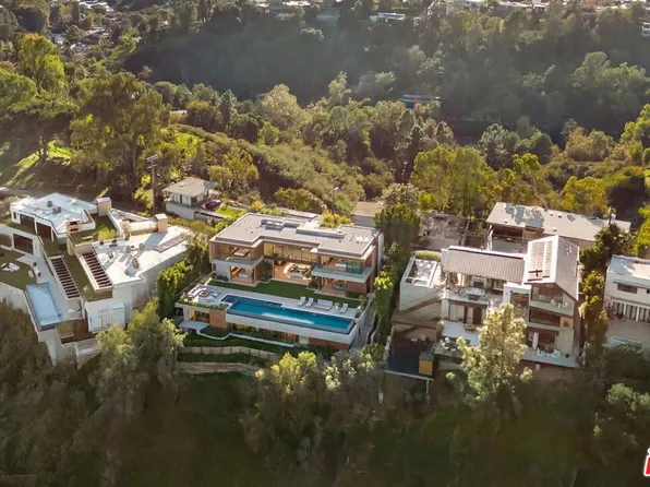 1128 N Tigertail Rd, Los Angeles, CA 90049