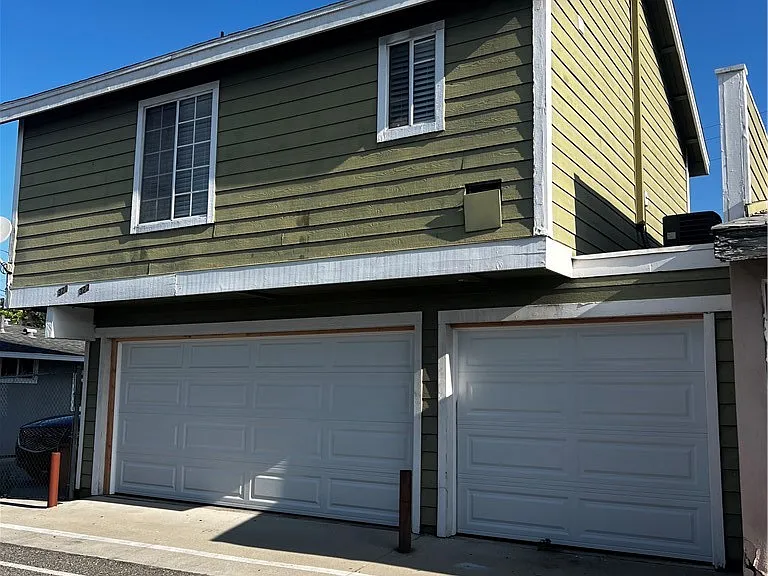 320 W Truslow Ave #D — Photo 24