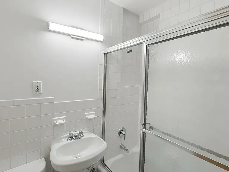 428 E 81st St #4D — Photo 4