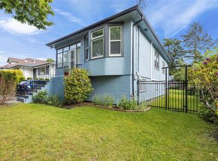 2065 Goldsmith St, Oak Bay, BC V8R 1T5
