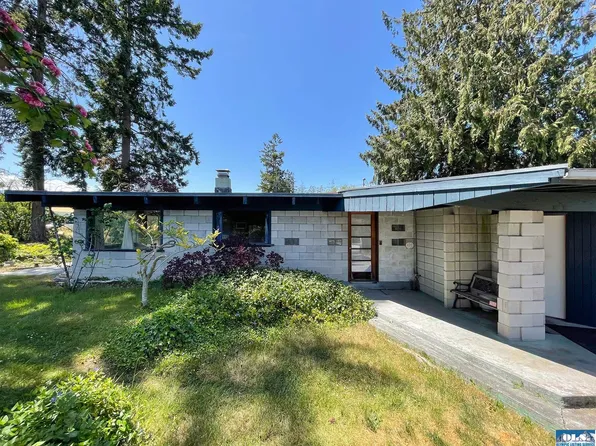 451 S 7th Ave, Sequim, WA 98382