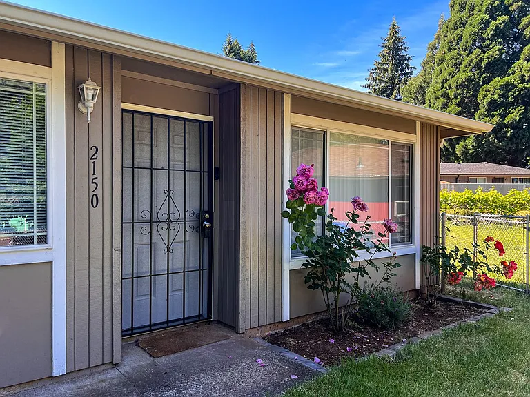 2150 Nougat Ct SE — Photo 2