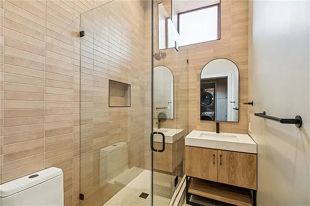 814 Howard Ave #103 — Photo 8