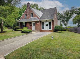 2307 N Gilinger Rd, Lafayette Hill, PA 19444