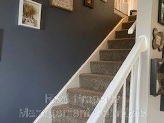 3rd image of 2124 Clarion Ct