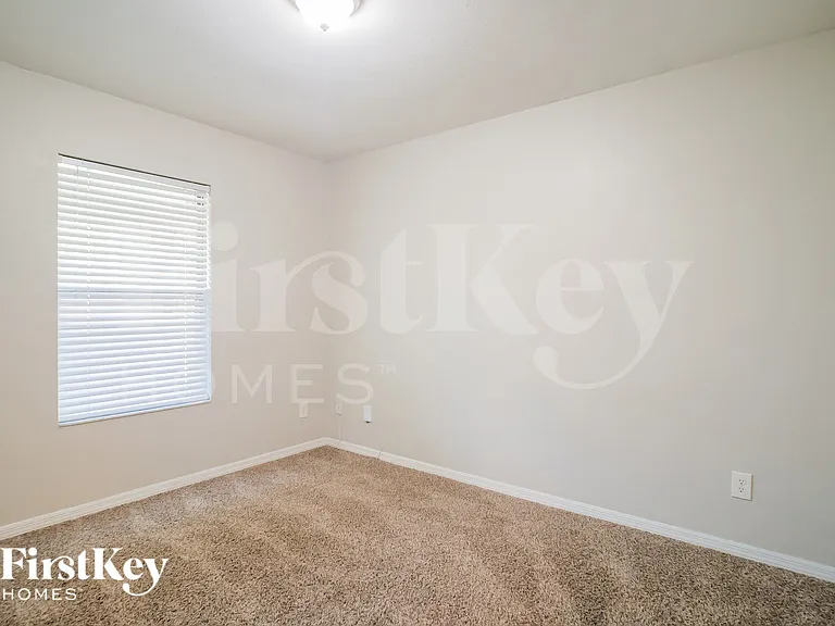 5418 Shore Dr — Photo 11