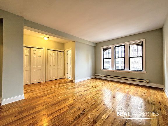 3rd image of 1347 N Dearborn St #1347602