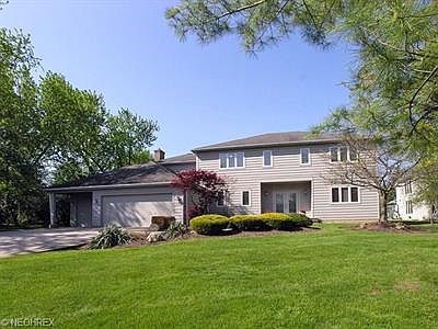 1st image of 2650 Meadoway Dr