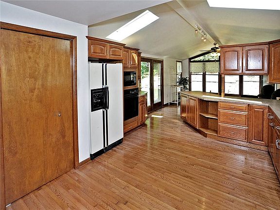 5th image of 1314 Corkwood Dr